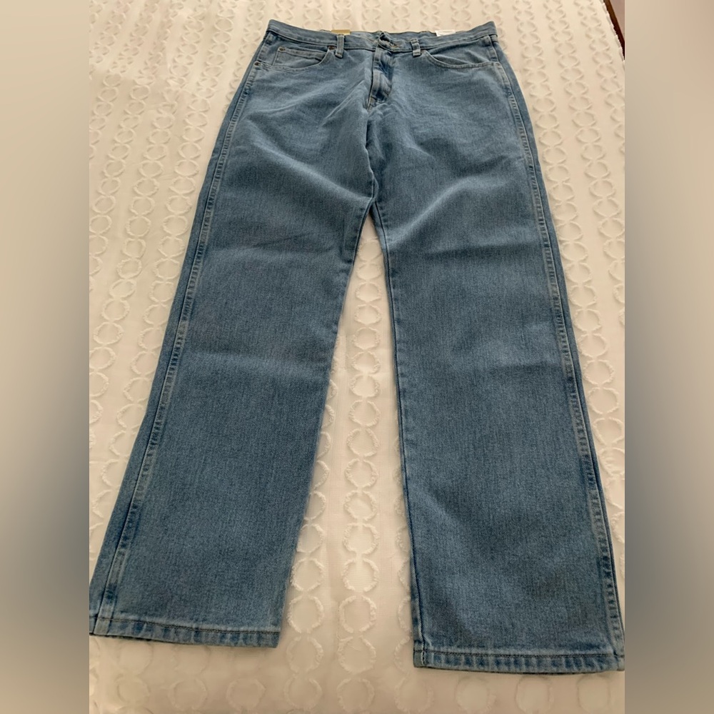 Men’s Wrangler light blue jeans